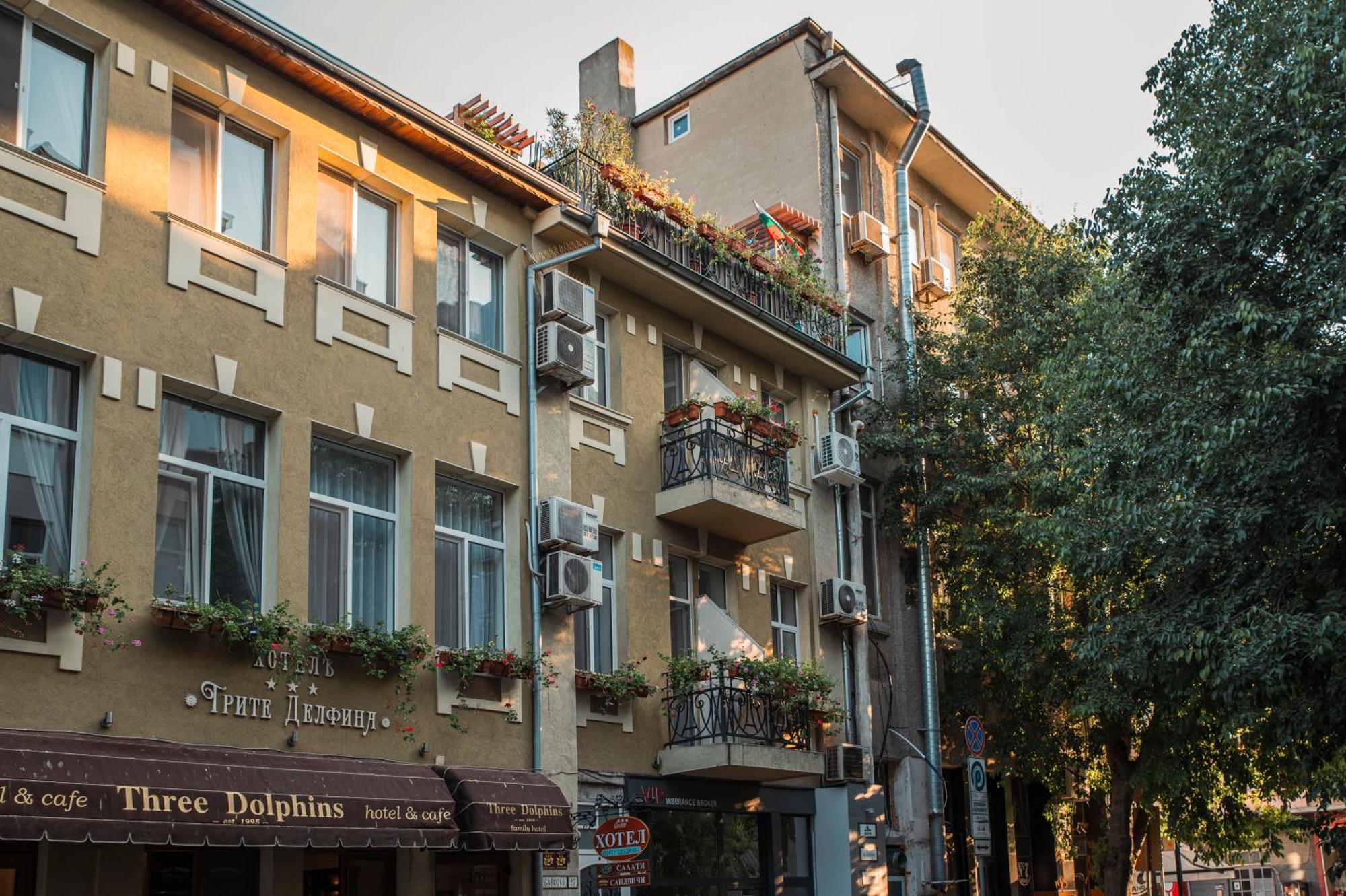 Three Dolphins Hotel With Rooftop Terracе Varna Exterior foto